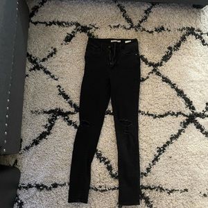 Black Levi’s , Ripped, High Rise Skinny Jeans,